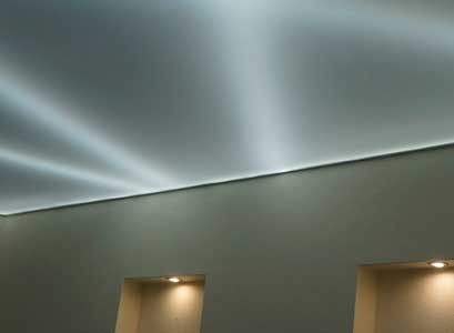 Натяжной потолок с подсветкой внутри